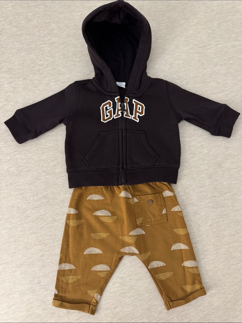 GAP Hoodie with Oliver & Rain pants to match